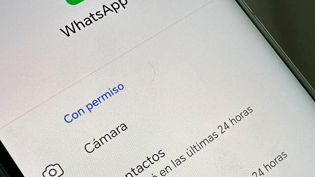 El truco para que WhatsApp no revise tus mensajes de texto SMS 
