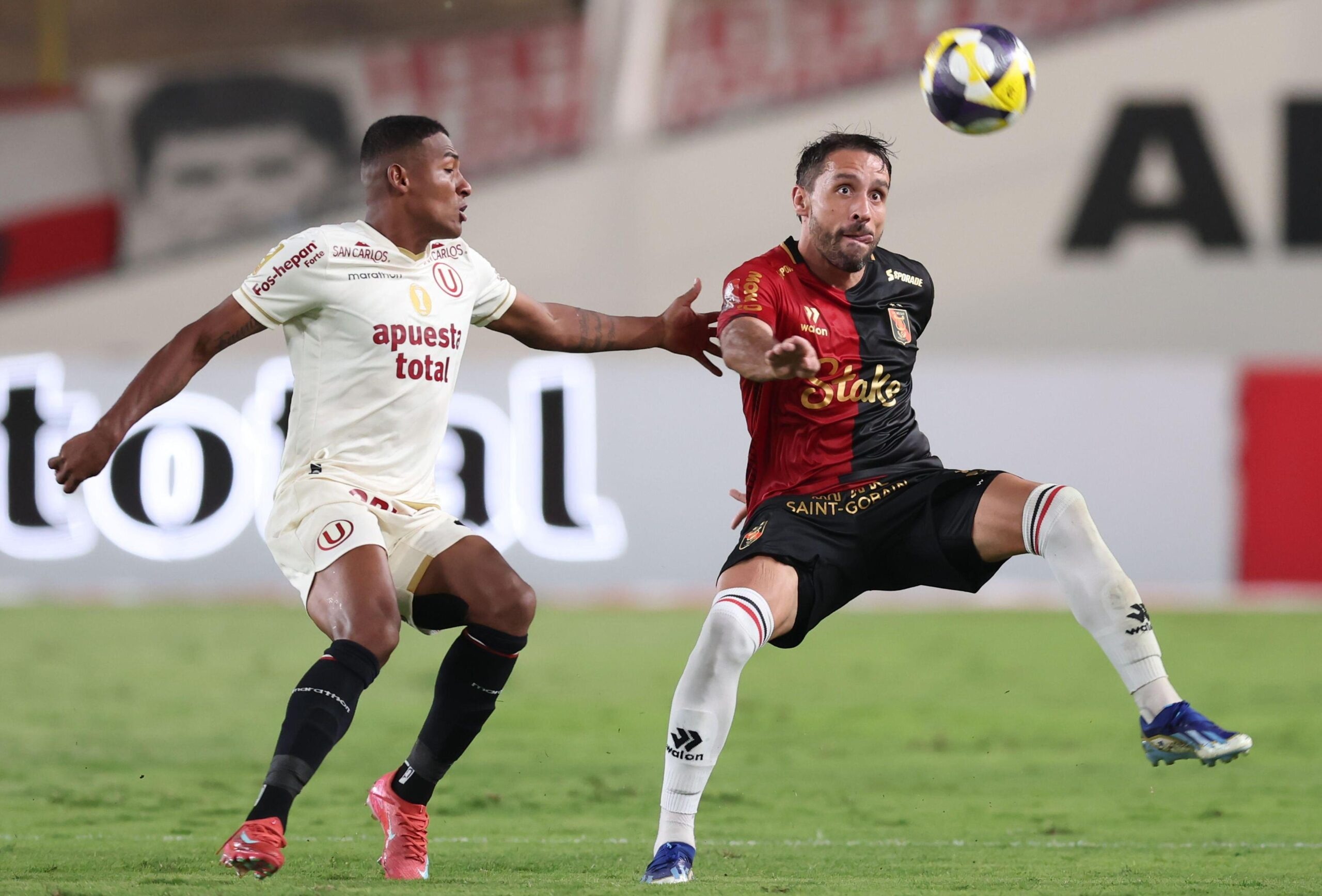 Los Rojinegros quieren mantenerse como líderes del torneo con un triunfo en el partido FC Cajamarca vs Melgar (Crédito: Alamy Stock Photo).