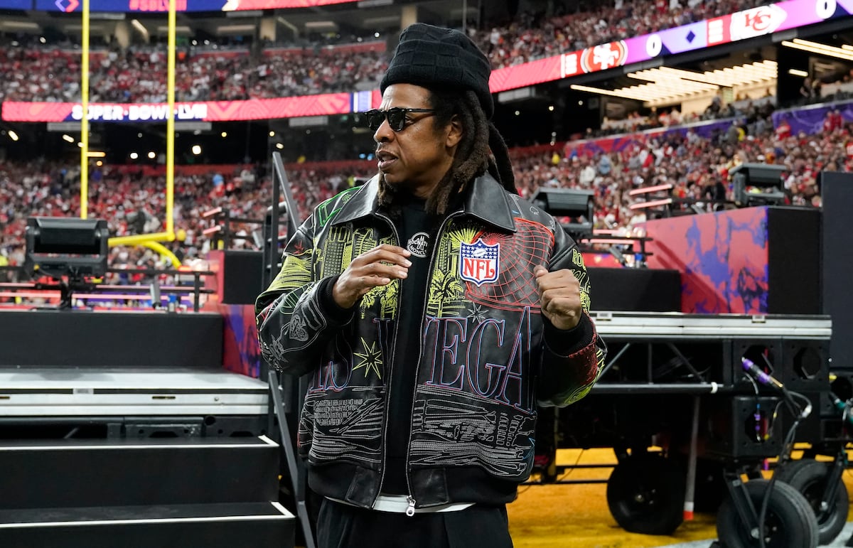 Jay Z sorprendió al estar presente en el Super Bowl como espectador (Foto: AFP)