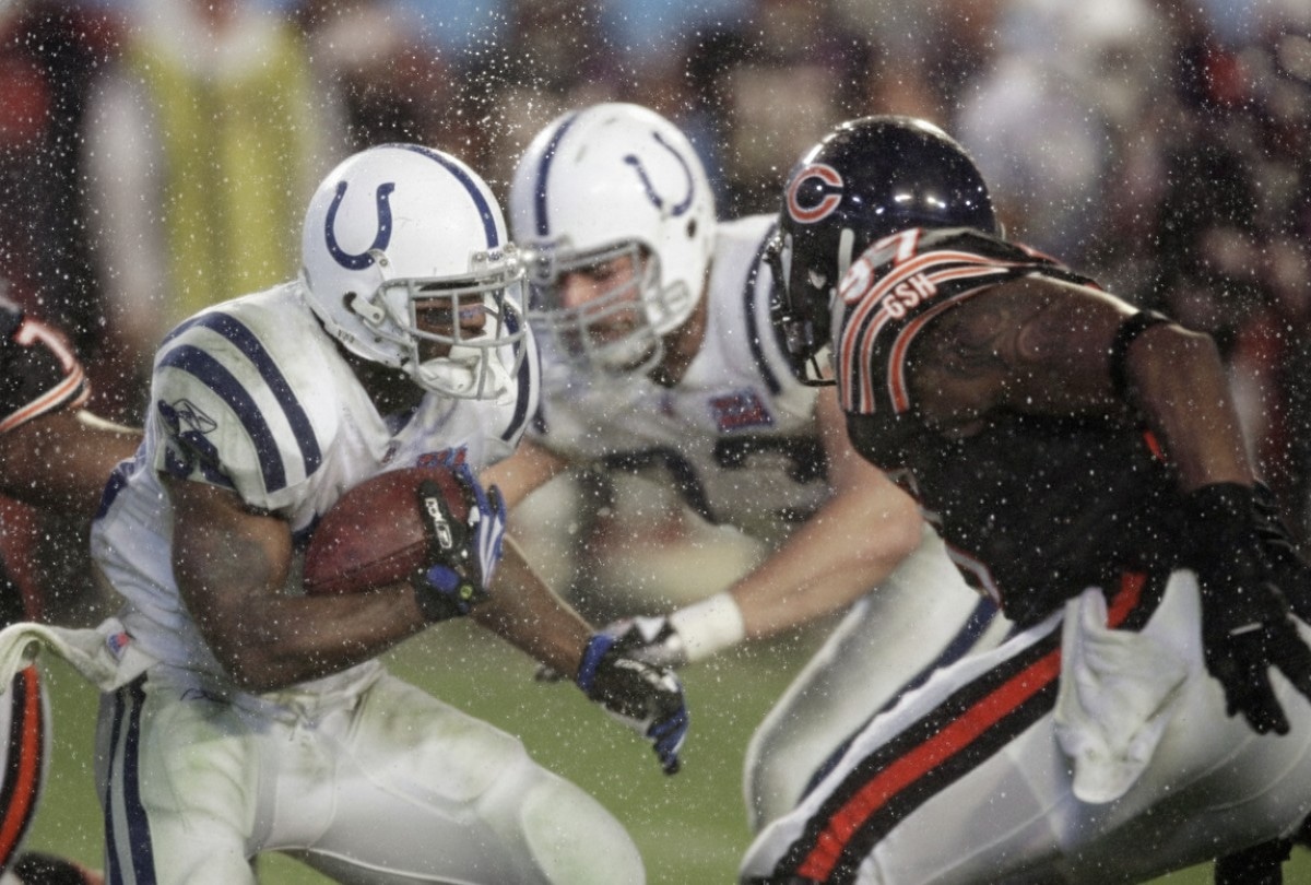The Super Bowl is rarely stopped due to weather, but there is an extreme condition that would force its suspension. | Credit: JEFF HAYNES / AFP
