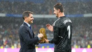 Se lo entregó Casillas: Courtois y el emotivo momento con el Trofeo Lev Yashin en el Bernabéu