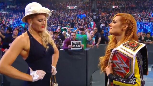 No salió solo para desfilar: Becky Lynch y Lacey Evans se agarraron a golpes en el Raw de Nueva York [VIDEO]