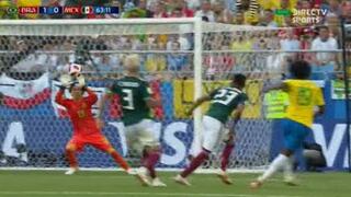 ¡Benditas manos! 'Memo' Ochoa quitó gol a Willian con espectacular atajada [VIDEO]