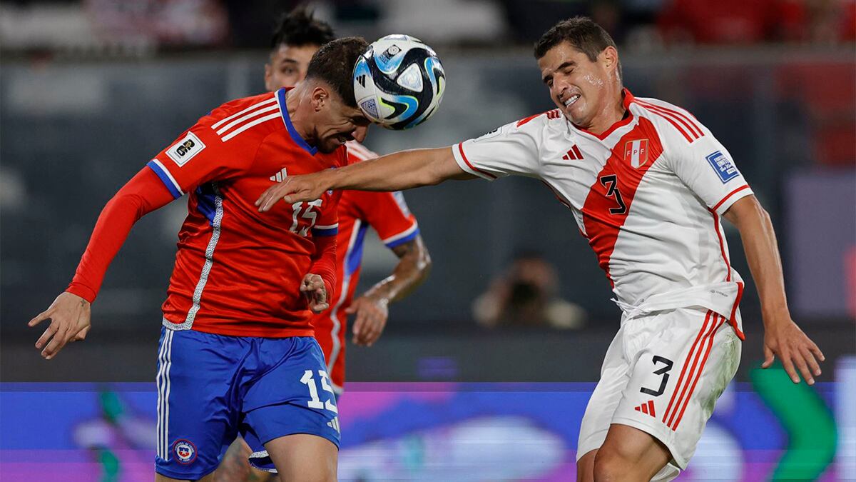 Perú y Chile se enfrentan este viernes 15 de noviembre por Eliminatorias. (Foto: AFP)
