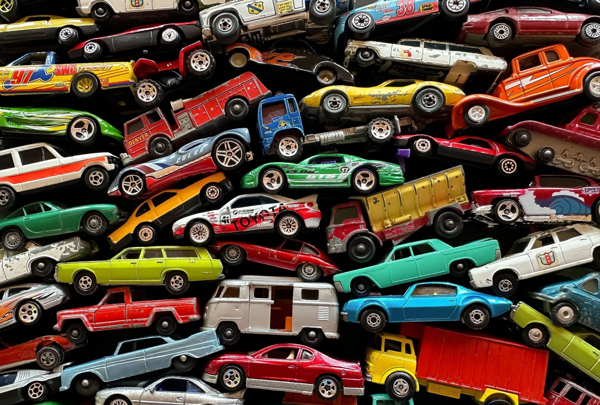 En esta nota podrás conocer por qué todos hablan de regalar Hot Wheels el 30 de septiembre. (Foto: _ Wokandapixels / Pexels)
