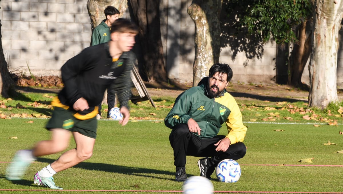 Jorge Cazulo es asistente técnico de Mariano Soso en Defensa y Justicia. (Foto: @ClubDefensayJus)