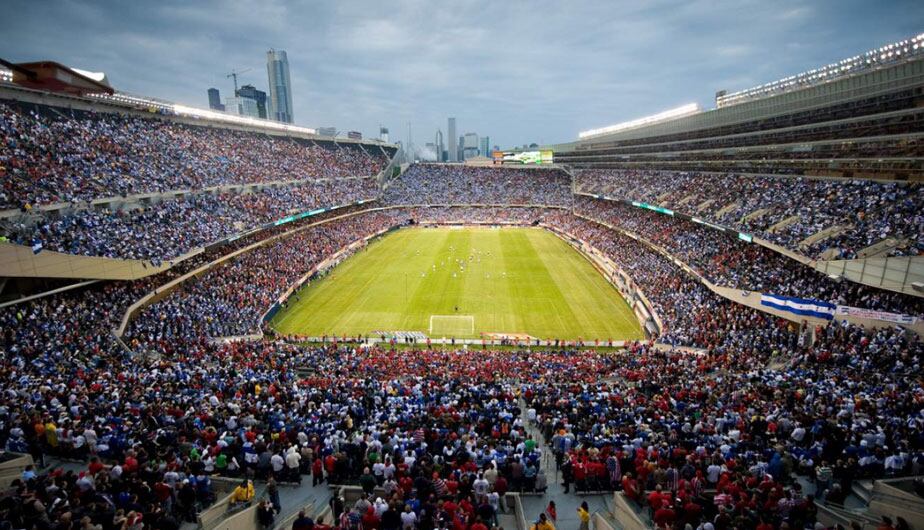 Soldier Field: El estadio de Chicago fue sede de la Copa del Mundo 1994 y en varias Copas de Oro de la CONCACAF. Fue inaugurado en 1924 y reinaugurado en 2003, contando con césped natural desde su inicio (de 1971 a 1987 pasó a tener artificial) | Foto: Pr