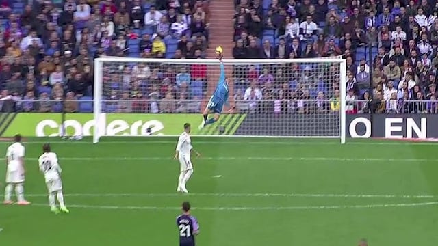 ¡Al larguero! Los dos tiros al palo de Valladolid que puso a alucinar a los hinchas del Real Madrid [VIDEO]