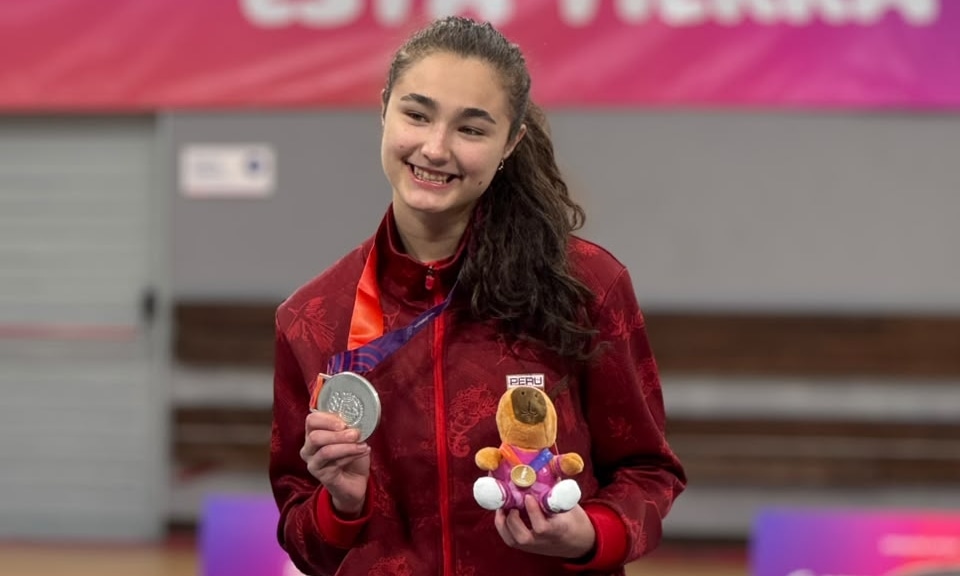 Mariana Soriano conquistó la medalla de plata en florete individual femenino y consiguió la primera medalla para el Perú en ODESUR. (Difusión)