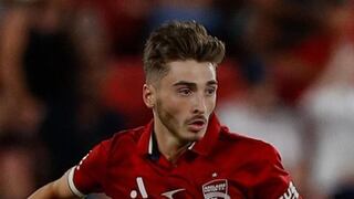 Josh Cavallo: su romántico compromiso con Leighton Morrell en la cancha de fútbol