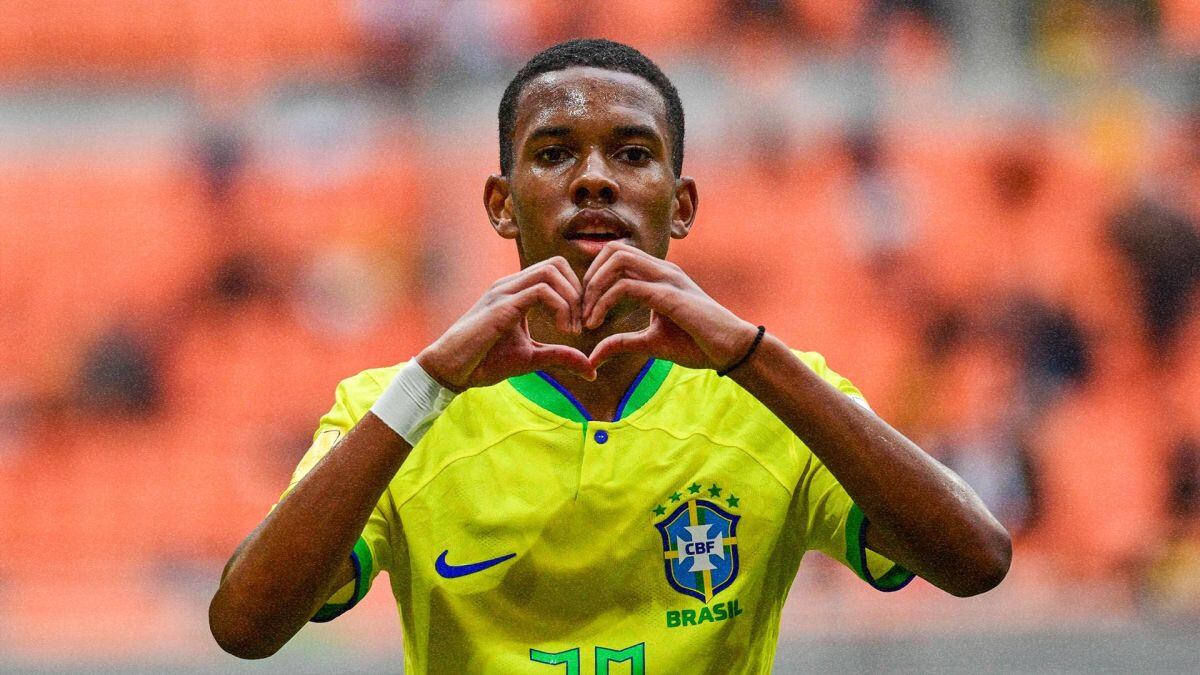 Messinho tiene 16 años y juega como delantero en el Palmeiras. (Foto: Google Images)