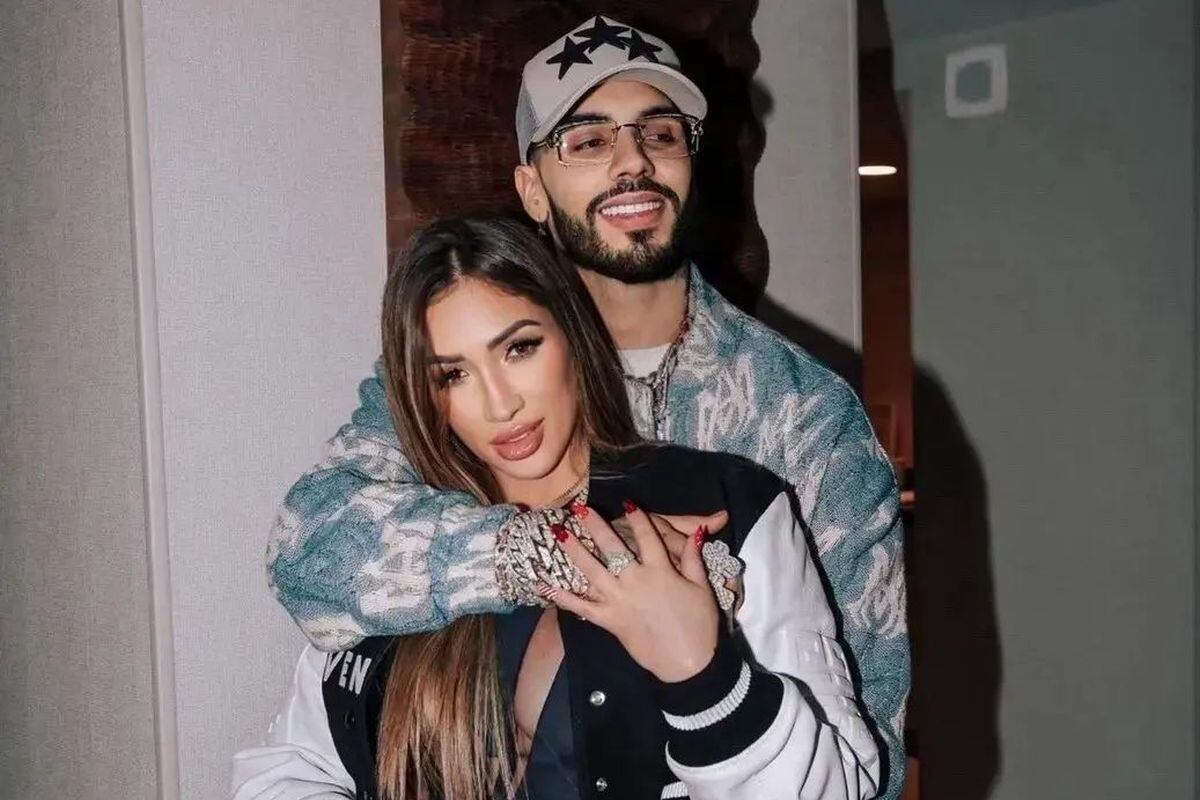 El cantante con su novia Laury Saavedra, a quien luce en todo momento y lugar (Foto: Anuel AA / Instagram)