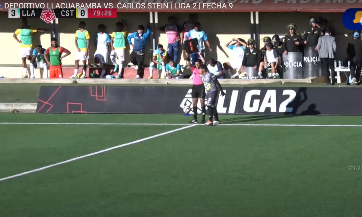Jairo Revolledo, hijo del presidente, reemplazó al arquero titular de Carlos Stein. (Foto: Nativa)