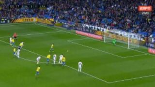 Viera enmudeció el Bernabéu: el gol de penal y la polémica con la mano de Sergio Ramos