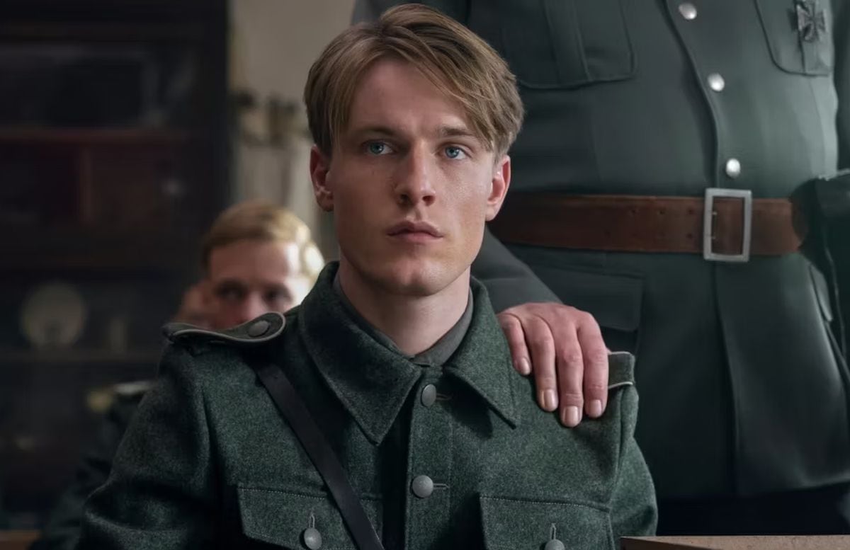 Werner es reclutado por los nazis para interceptar comunicaciones ilegales en "La luz que no puedes ver" (Foto: Netflix)