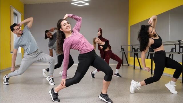 Diviértete perdiendo peso: ¿Cuántas calorías se pueden quemar en una clase de zumba?