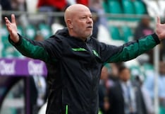 ¡Expulsado! El DT Antonio Zago le echó agua al árbitro en el Bolivia vs. Brasil