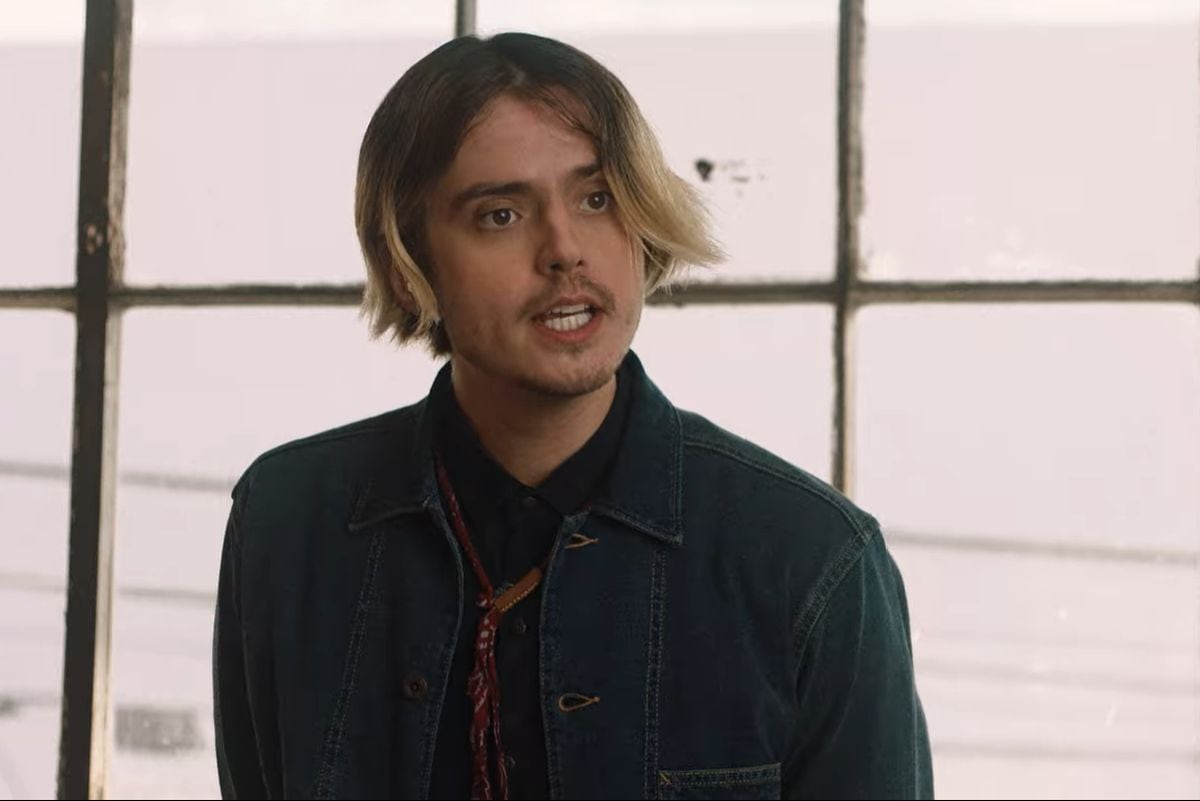 Miles Robbins es Aspen Bell en "Papás a la antigua" (Foto: Netflix)