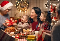 May distance not be an obstacle: the best phrases and messages to send at Christmas