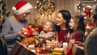 May distance not be an obstacle: the best phrases and messages to send at Christmas