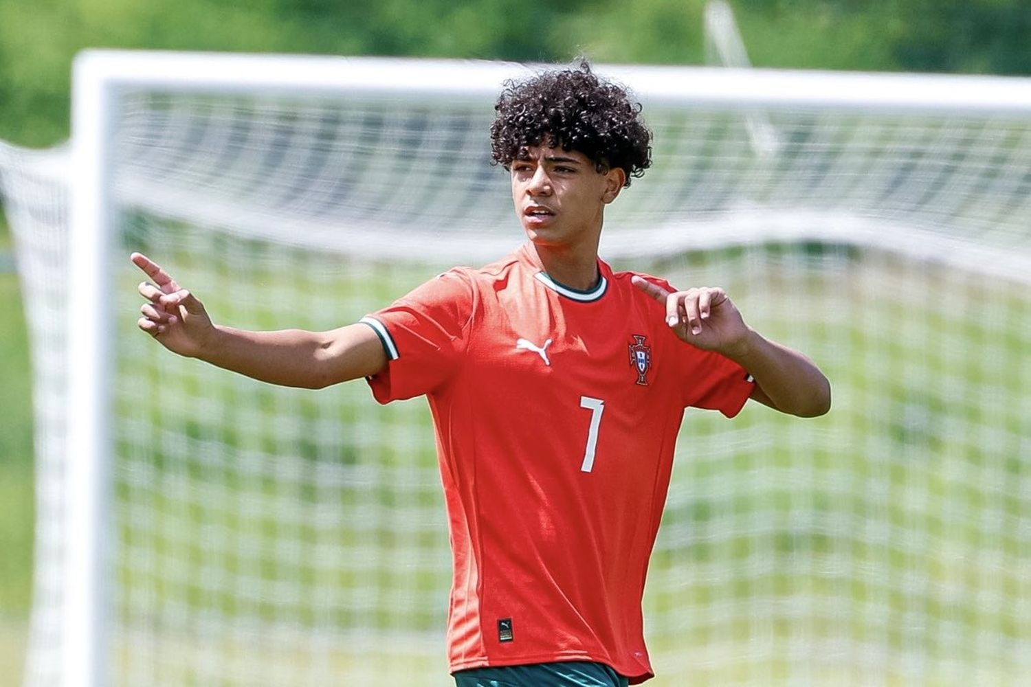 Cristiano Ronaldo Jr. durante su debut con la selección sub 15 de Portugal.