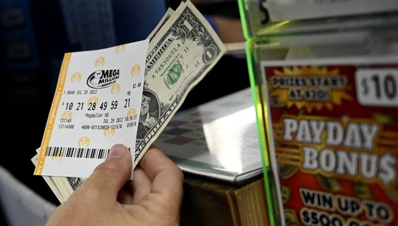 Todos anhelan ganarse el premio de  la lotería Mega Millions (Foto: AFP)