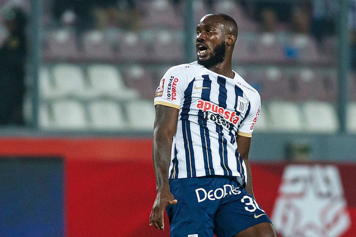 Cecilio Waterman jugó en 2024 por Alianza Lima tras ser fichado desde el Cobresal de Chile. (Foto: Getty Images)