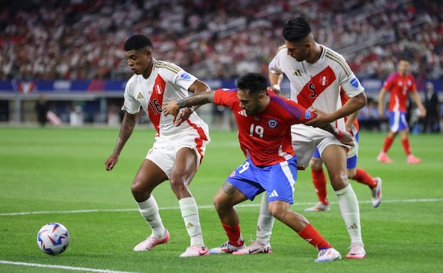 Perú y Chile empataron sin goles en el inicio de la Copa América. (Foto: AFP)
