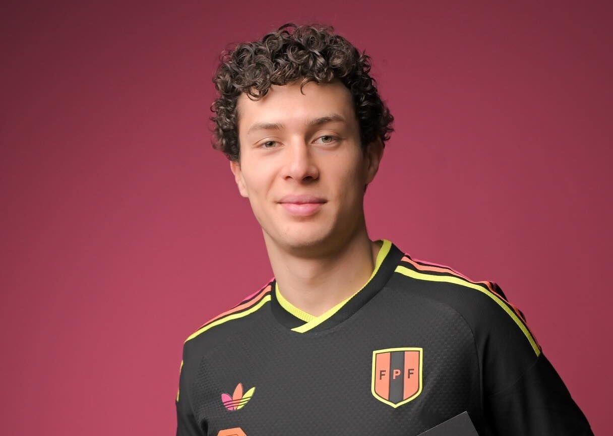 El defensor de 23 años fue convocado para los amistosos ante Senegal y Honduras por fecha FIFA en el inicio de la gestión del entrenador brasileño. (Foto: selección)