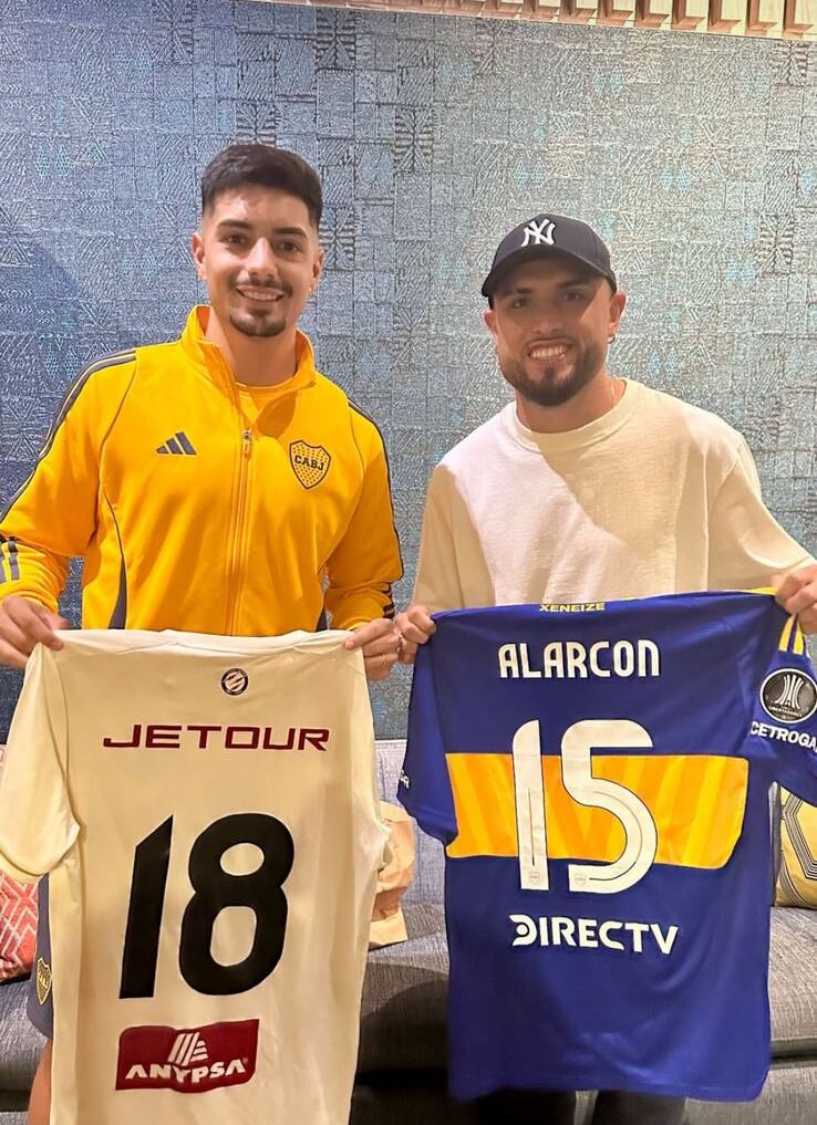 Rodrigo Ureña visitó a Williams Alarcón en la concentración de Boca Juniors en Lima.