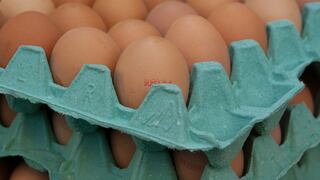 Aplica este truco para que sepas diferenciar si un huevo está fresco o ya caducó