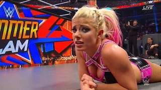 Se descontroló: Alexa Bliss hizo pataleta por no poder vencer a Sasha Banks [VIDEO]
