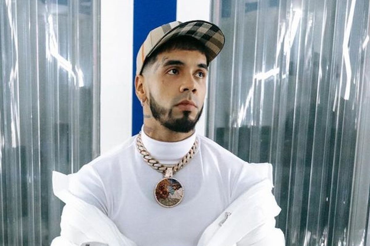El arista urbano apuntó su artillería contra Lili Estefan y Raúl de Molina, a quienes acusó de dañar su imagen (Foto: Anuel AA / Instagram)