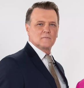 El actor de 61 años encarna a Adolfo Pastrana en "Vivir de amor" (Foto: Televisa)