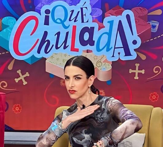 Toussaint en su programa "¡Qué Chulada!"(Foto: Verónica Toussaint / Instagram)
