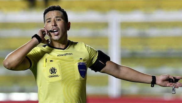 Kevin Ortega no cobró penal a favor de Cienciano en partido ante Universitario. (Foto: AFP)
