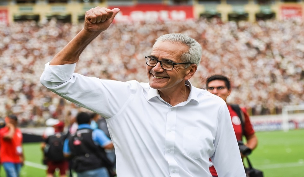 El exentrenador de Universitario de Deportes, Gregorio Pérez, de 76 años, pone fin a su carrera como entrenador. (Foto: Agencias).