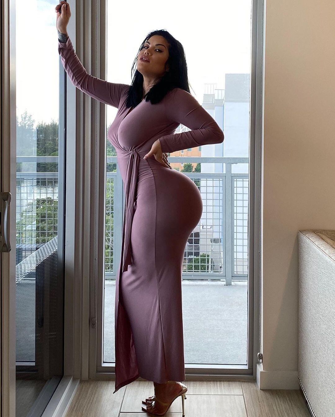 Sheyla Fong salió a decir que ella no tiene nada en contra de Yailin La Más Viral (Foto: Sheyla Fong/ Instagram)