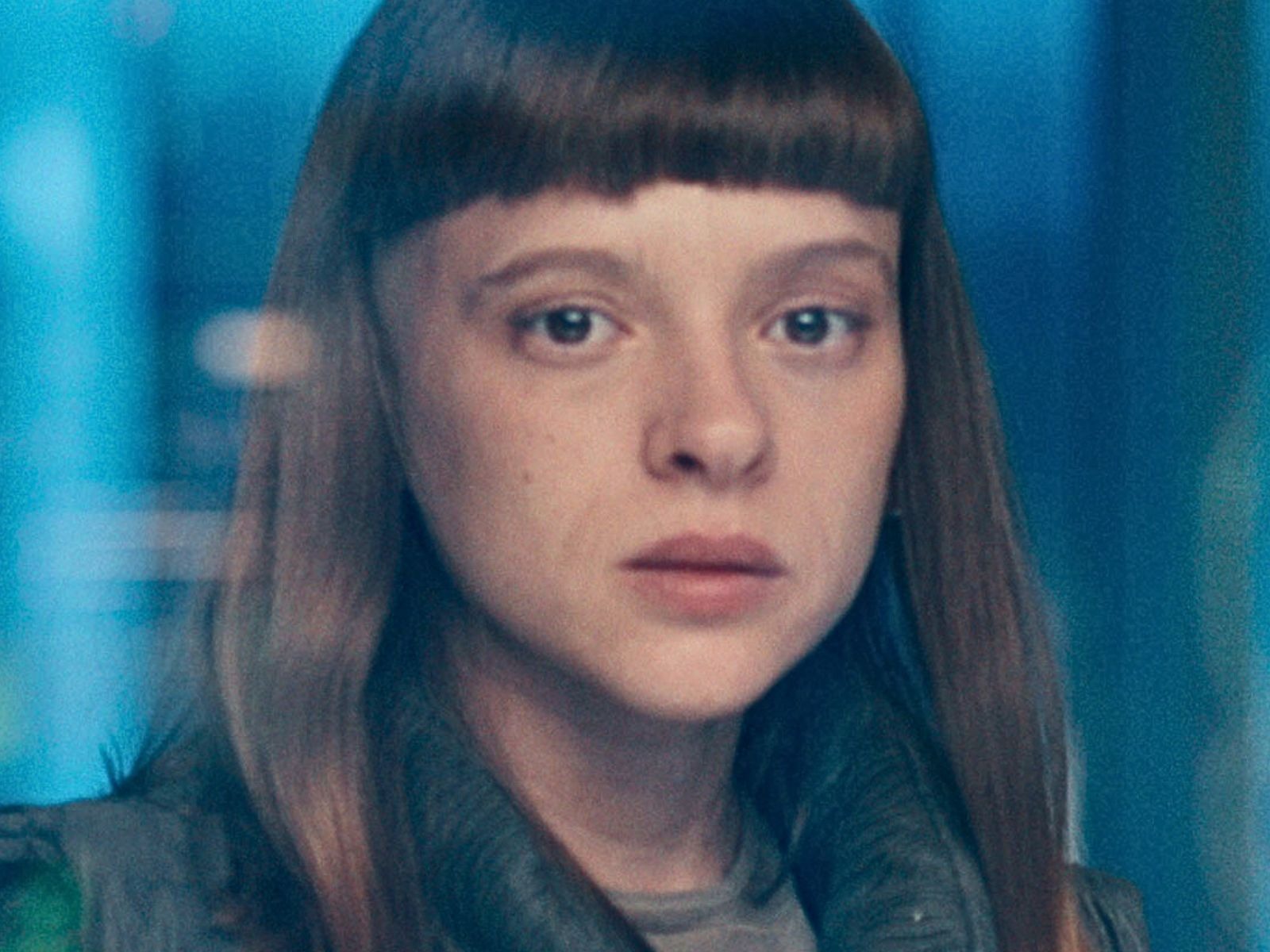 Shira Haas como DC Maplewood en la serie "Bodies" (Foto: Netflix)