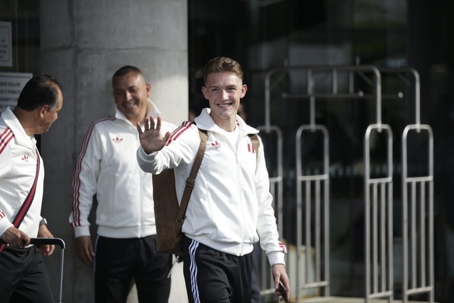 Con la indumentaria retro, la Selección Peruana partió rumbo al aeropuerto, para viajar a La Paz y disputar las Eliminatorias. (Foto: César Bueno @photo.gec)