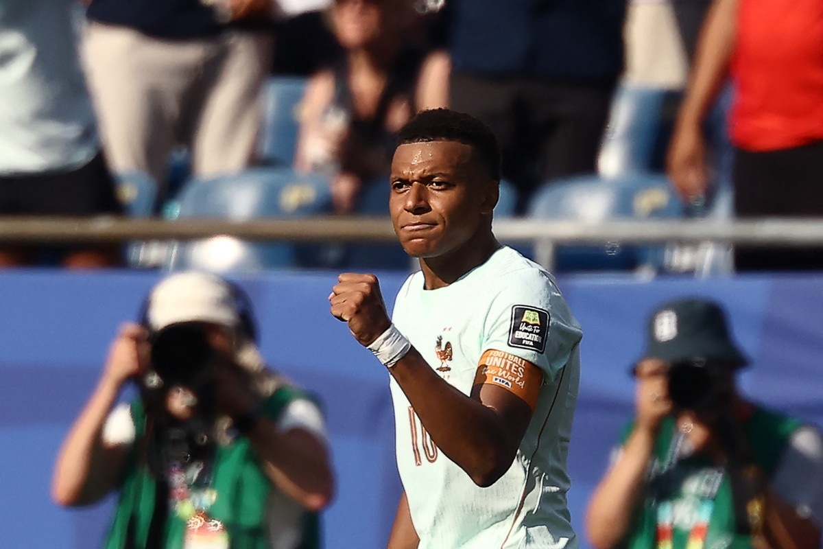 ¡Tuvo su revancha! Mbappé venció a Bono con un golazo y puso el 1-0 para Francia (Foto: AFP)