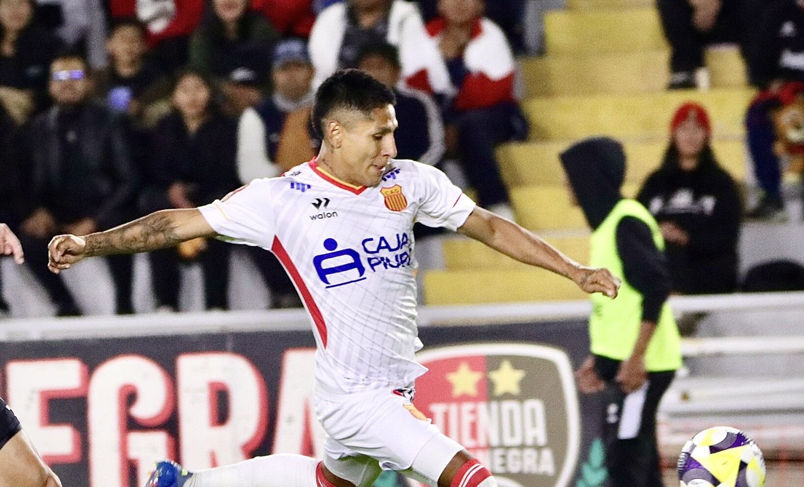 Raúl Ruidíaz marcó el gol del empate de Atlético Grau ante FBC Melgar en la UNSA.