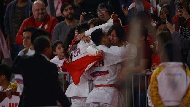 ¡Orgullo nacional! La emotiva celebración del equipo de kata masculino al ganar la medalla de oro en Lima 2019 [VIDEO]