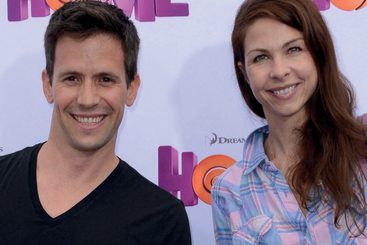 El actor de "Meteoro" y su esposa en la alfombra roja de "Home" (Foto: AFP)