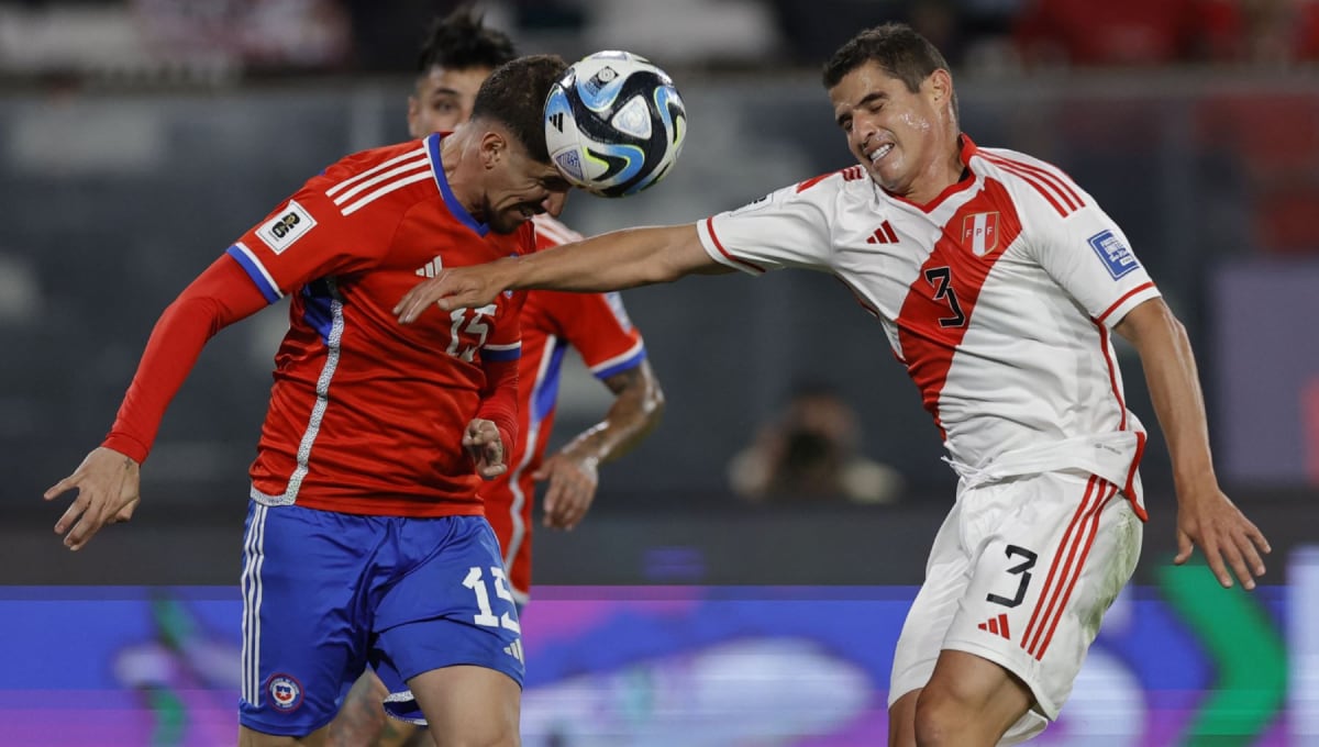 La última vez que Chile enfrentó a Perú, se impuso por 2-0 en Santiago. (Foto: Getty Images)