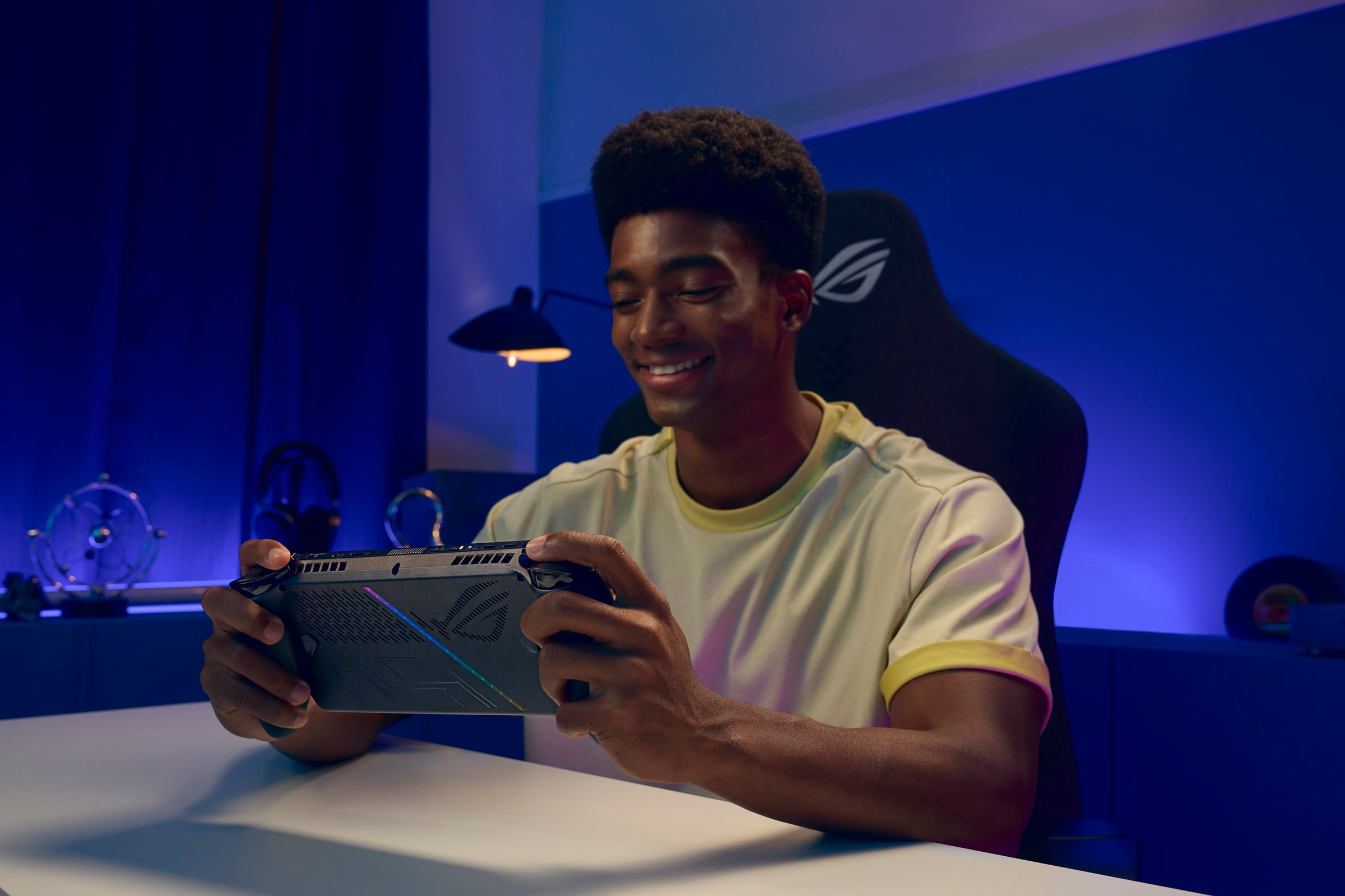 ASUS Republic of Gamers anuncia las nuevas ROG Xbox Ally y ROG Xbox Ally X, elevando el estándar para los dispositivos portátiles de juegos. (Difusión)