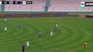 ¡Providencial! Miguel Araujo salvó a Talleres de un gol seguro de Vélez tras error de su compañero [VIDEO]