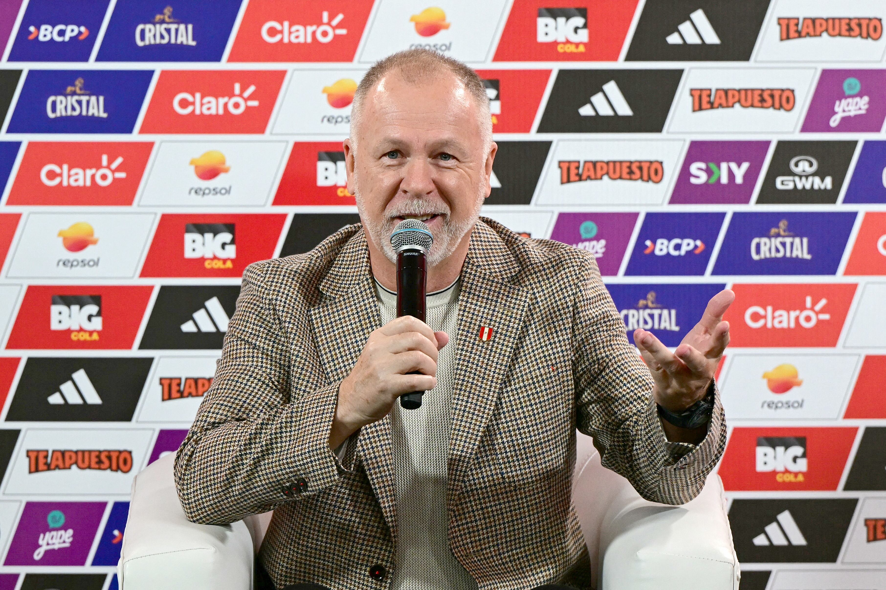 Mano Menezes asumió como técnico de la selección peruana. (Foto: Ernesto Benavides / AFP)