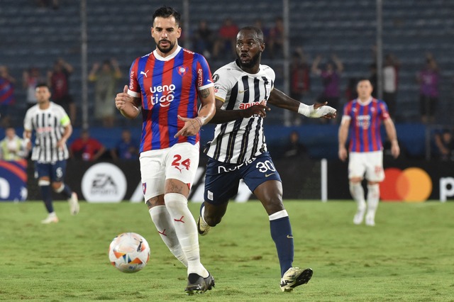 Javier Báez - Cerro Porteño. (Foto: NORBERTO DUARTE / AFP)