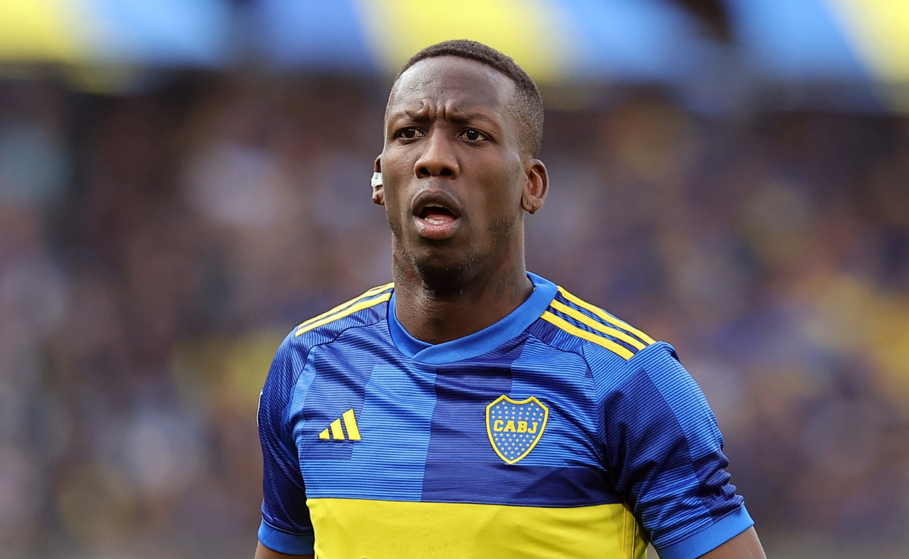 Luis Advíncula llegó a Boca Juniors en 2021. (Foto: AFP)